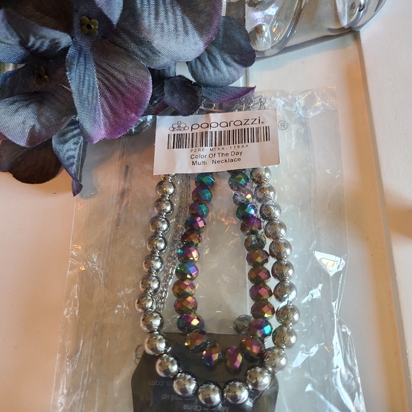 🧜‍♀️Paparazzi Oil Spill Color of the DayNecklace - Picture 7 of 7